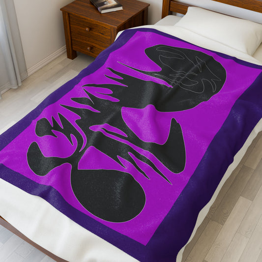 Cozy Velveteen Plush Blanket with Abstract Design - Perfect Gift for Home Decor and Special Occasions