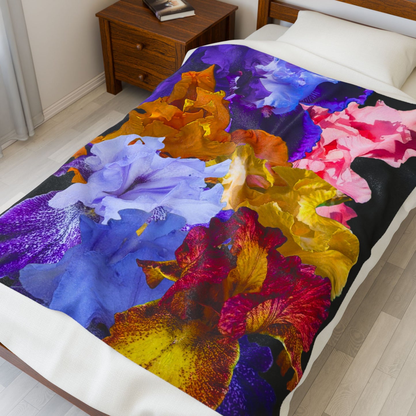 Vibrant Floral Velveteen Plush Blanket - Cozy Comfort for Home Decor