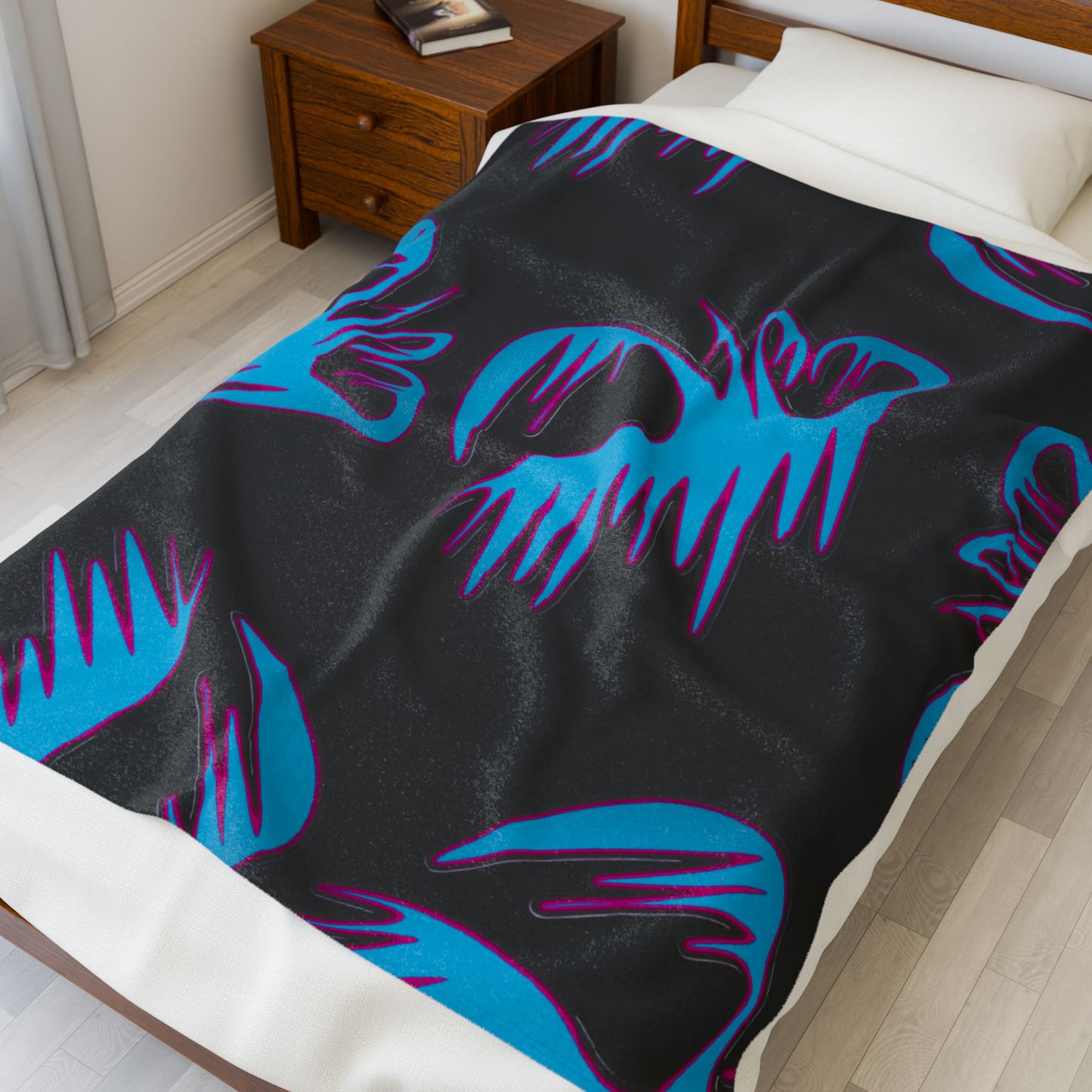 Vibrant Abstract Velveteen Plush Blanket - Cozy Home Decor for Modern Vibes