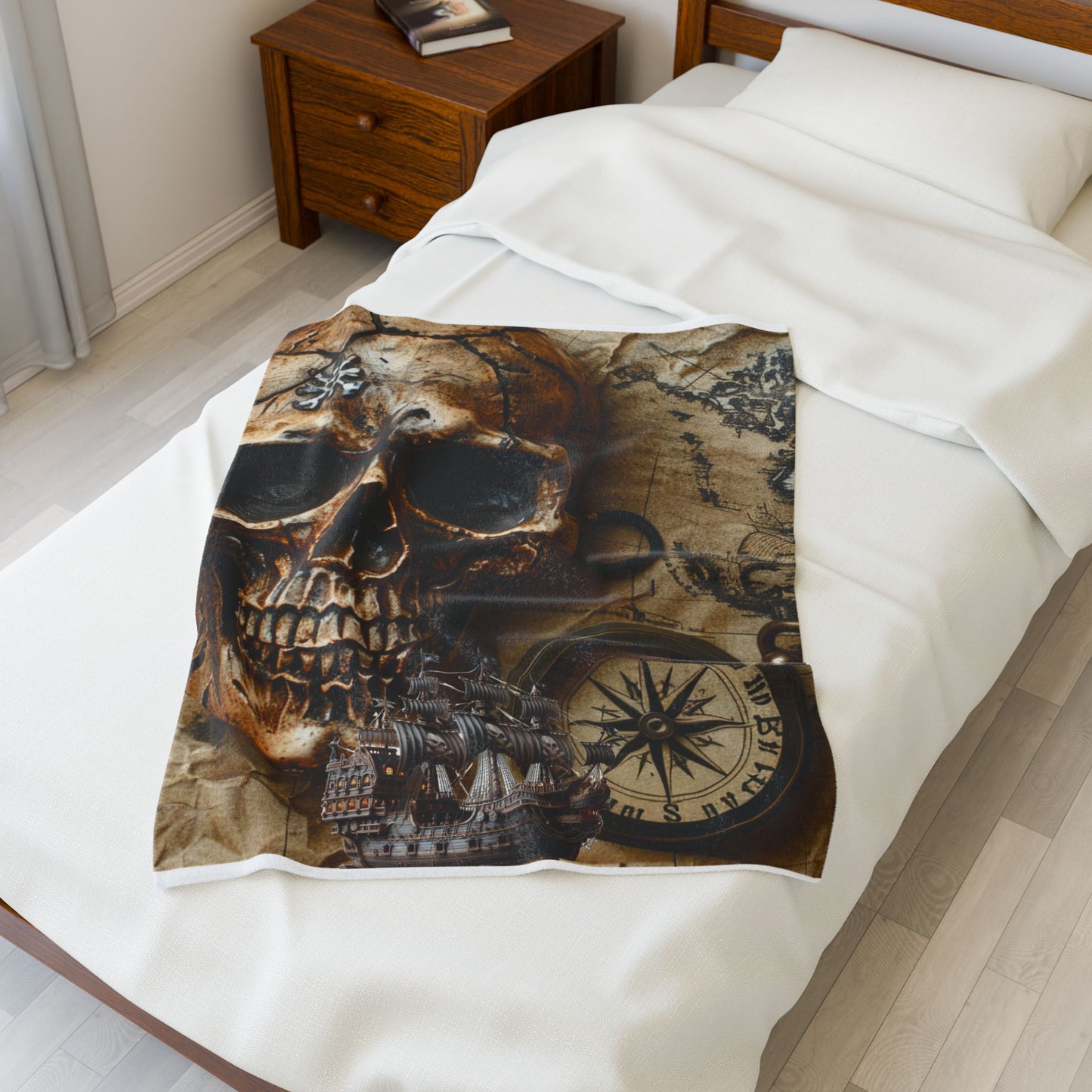Pirate Skull Plush Blanket, Cozy Throw for Halloween, Nautical Decor, Gift for Pirate Lovers, Soft Bed Cover